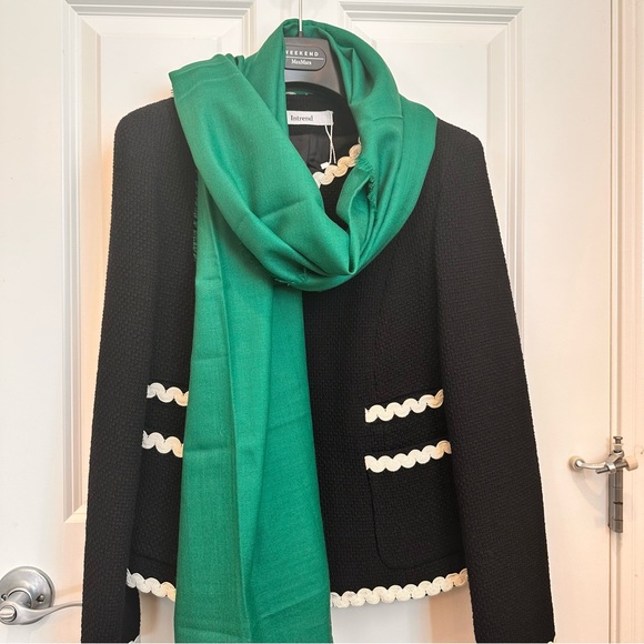 MaxMara Accessories - SOLD! Max&Co by Max Mara Label-cut 100% Wool Logo Scarf 🧣 Size: OS Fall/Winte